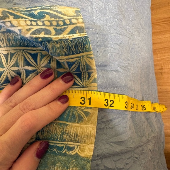 Weekenders L Men's Short Sleeve Silk Cotton Blend Hawaiian Tribal Pattern - Picture 8 of 8